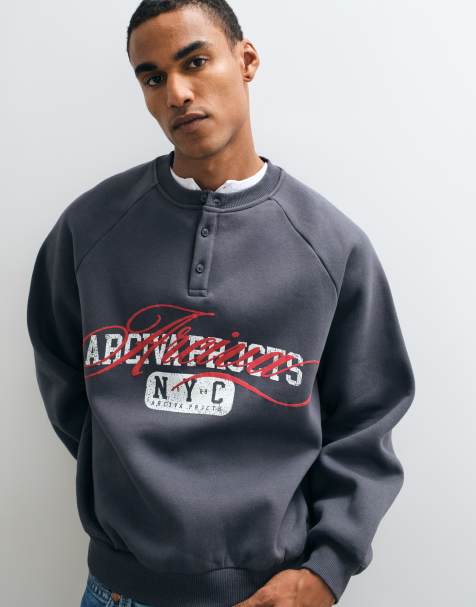 ASOS DESIGN sweat-shirt coupe standard à col henley avec imprimé typographique NYC gris - view 1