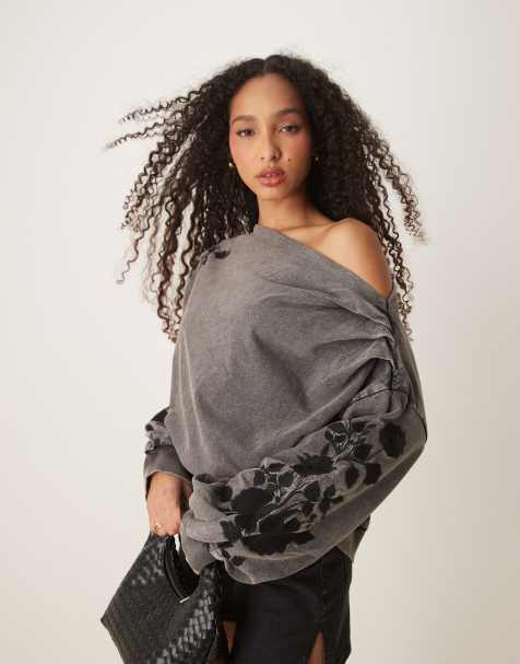 ASOS DESIGN - Sweater met blote schouder en borduursels in zwart met wassing - view 1