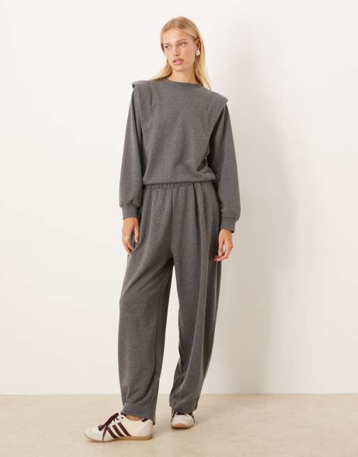 ASOS DESIGN - Sweater met opvallende geplooide schouders in donkergrijs, 3 van 4