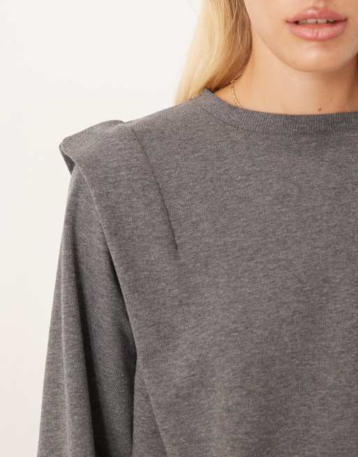 ASOS DESIGN - Sweater met opvallende geplooide schouders in donkergrijs, 4 van 4