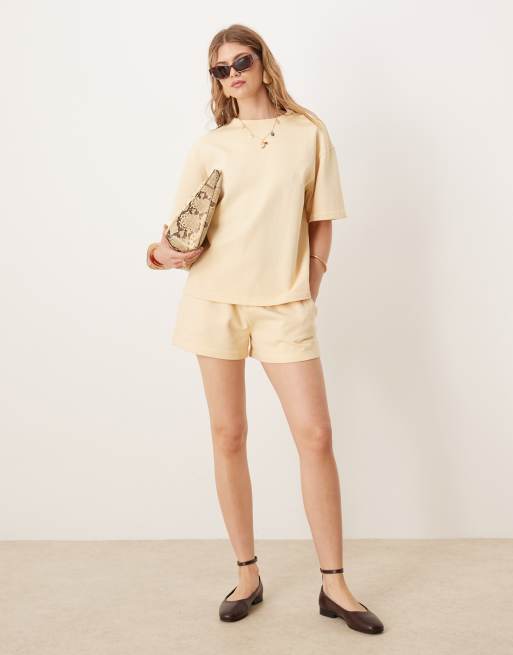 ASOS DESIGN sweatshirt fabric shorts in buttermilk - part of a set, 4 of 5