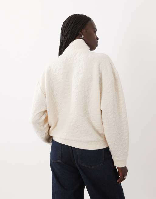 ASOS DESIGN sweatshirt i jacquard med struktur och kort dragkedja i benvit, 4 av 4