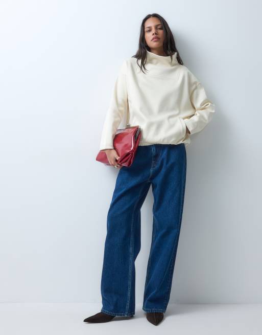 ASOS DESIGN sweatshirt i satinjersey med lynlådsdetalje og ståkrave i ivory, 2 af 4