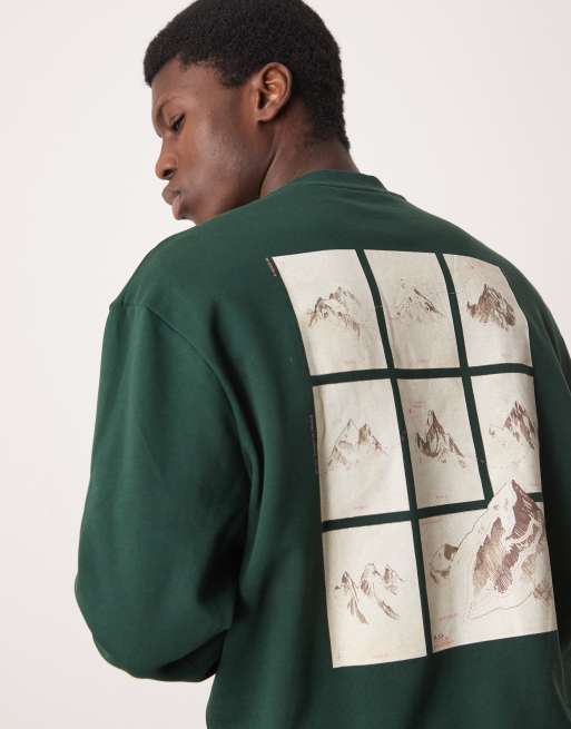 ASOS DESIGN – Sweatshirt in Dunkelgrün mit Brust-Print und Berglandschaft-Rückenprint, 4 von 4