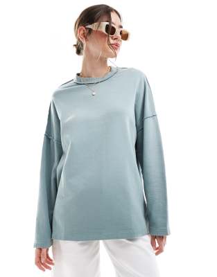 ASOS DESIGN - Sweatshirt in Schiefergrau mit freiliegenden Nähten und Farbverlauf