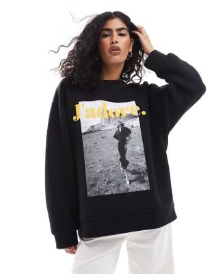 ASOS DESIGN - Sweatshirt in Schwarz mit „J'adore"-Grafik