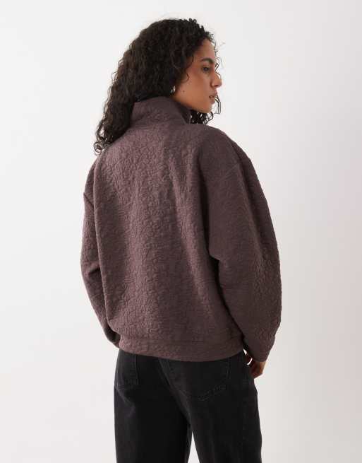 ASOS DESIGN Sweatshirt-Kombiteil mit Stehkragen und Viertelreißverschluss in braunem Jacquard mit Struktur, 2 von 4