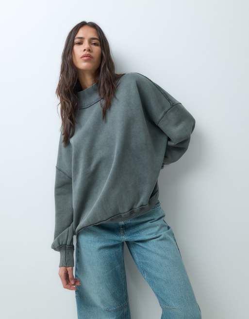 ASOS DESIGN sweatshirt med sänkt axelsöm i kolgrått, 2 av 5