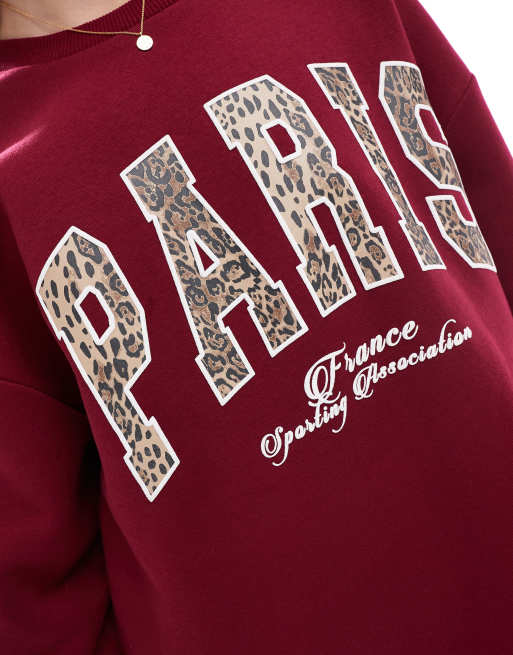ASOS DESIGN - Sweatshirt met grafisch Paris-motief met luipaardprint in bordeauxrood, 3 van 4