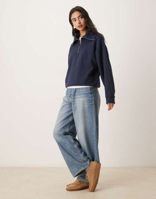 ASOS DESIGN - Sweatshirt met interlocknaden, korte rits en grote kraag in marineblauw, 2 van 4