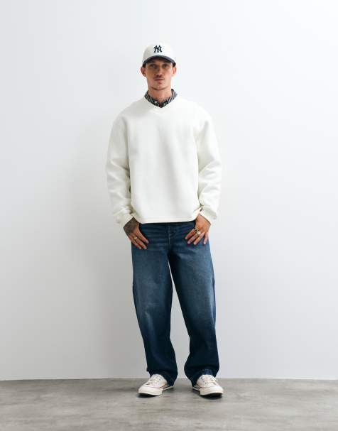 ASOS DESIGN Sweatshirt mit V-Ausschnitt in lockerer Passform aus Scuba-ähnlichem Stoff in Cremeweiß - view 1