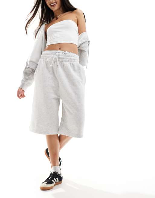 ASOS DESIGN - Sweatshort met lange pasvorm van zware stof in gemêleerd ijsgrijs
