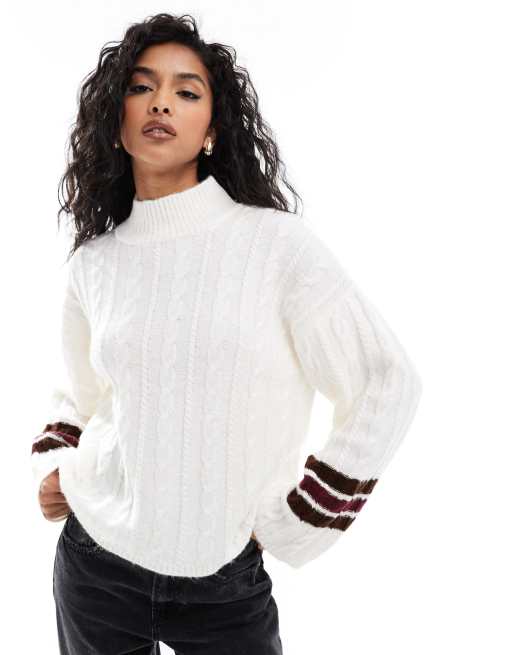 ASOS DESIGN – Sweter w uczelnianym stylu z dzianiny o warkoczowym splocie w kolorze ecru