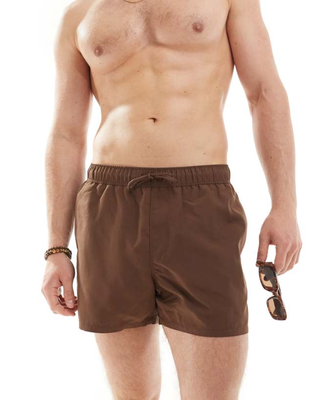 ASOS DESIGN - swim shorts in short length in brown