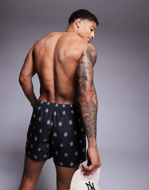 ASOS DESIGN swim shorts in short length with seaweed print in black, 4 of 4