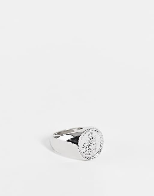 ASOS DESIGN – Sygnet w kolorze srebrnym z królewskim motywem