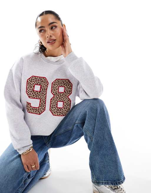 ASOS DESIGN – Szara melanżowa bluza dresowa oversize z nadrukiem numeru w panterkę i kontrastowymi szwami