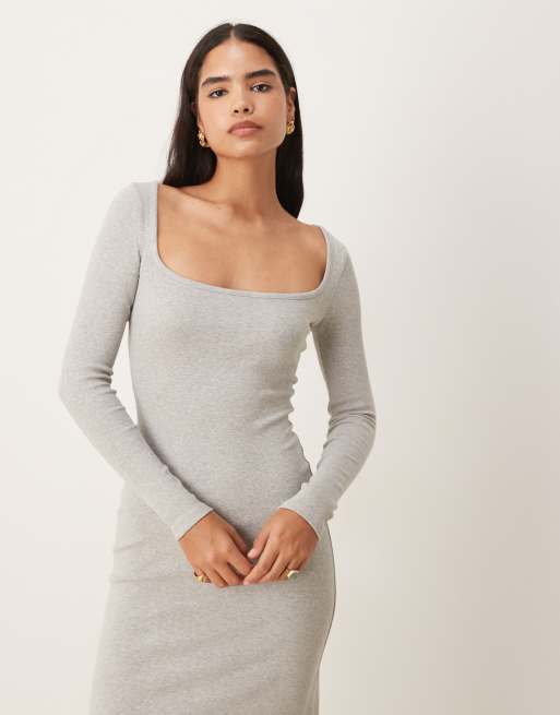 ASOS DESIGN – Szara prążkowana sukienka maxi z kwadratowym dekoltem, 2 z 4
