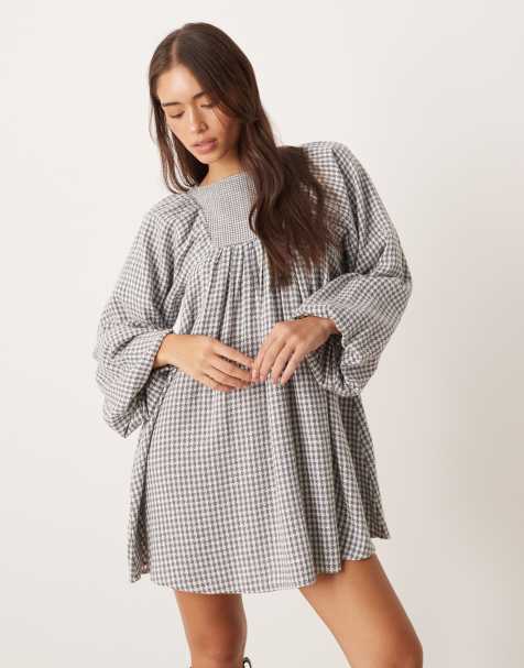 ASOS DESIGN – Szara sukienka mini w stylu babydoll z obszernymi rękawami z tkaniny bouclé w pepitkę - view 1
