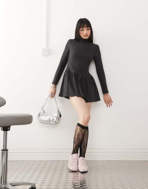 ASOS DESIGN – Szara sukienka mini z zabudowanym dekoltem i obniżoną talią