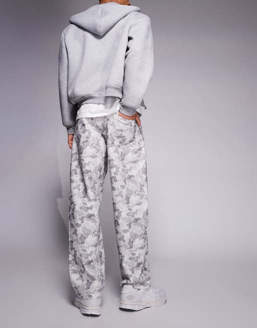 ASOS DESIGN – Szare luźne jeansy o prostym kroju we wzór moro, 3 z 5