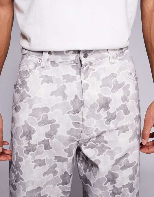ASOS DESIGN – Szare luźne jeansy o prostym kroju we wzór moro, 4 z 5