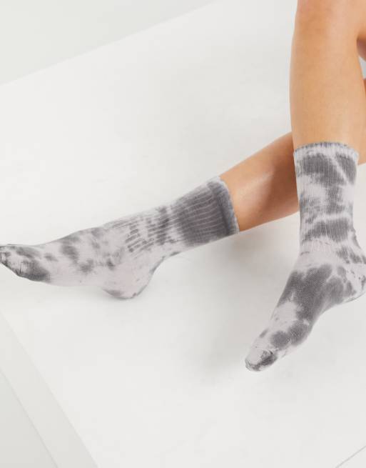 ASOS DESIGN – Szare prążkowane skarpety do łydki z efektem tie-dye, 4 z 4