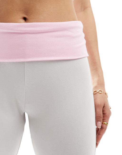 ASOS DESIGN – Szaro-różowe spodnie dzwony z wywiniętym brzegiem, 3 z 5