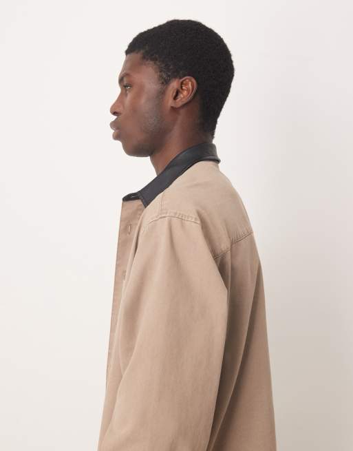 ASOS DESIGN – Szarobeżowa koszula oversize z kołnierzem z imitacji skóry, 4 z 5