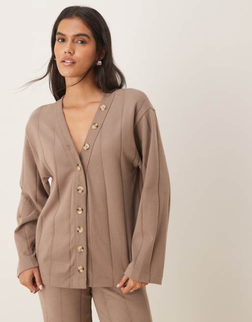 ASOS DESIGN – Szarobeżowy szeroko prążkowany sweter z bardzo miękkiej dzianiny z zapięciem na guziki na plecach, część zestawu