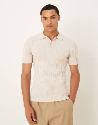 ASOS DESIGN – Szarobeżowy T-shirt z prążkowanej dzianiny o kroju podkreślającym sylwetkę z kołnierzykiem polo