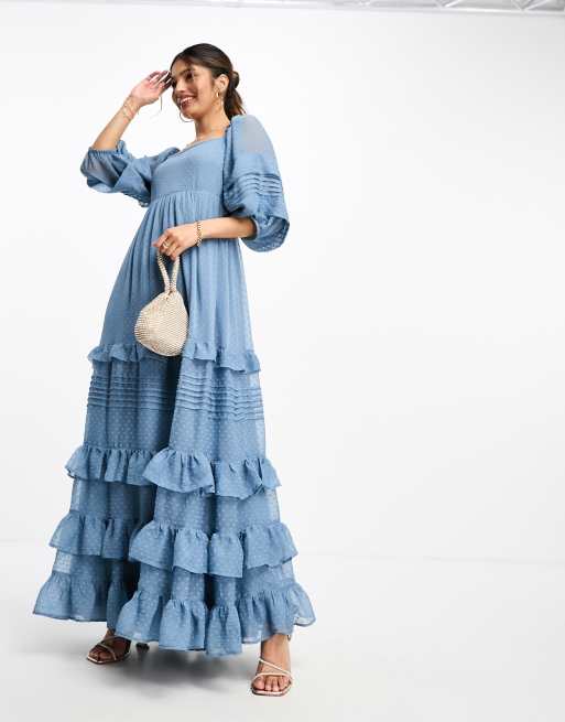 ASOS DESIGN – Szaroniebieska sukienka maxi z tkaniny dobby z ozdobnymi zakładkami i falbankami u dołu
