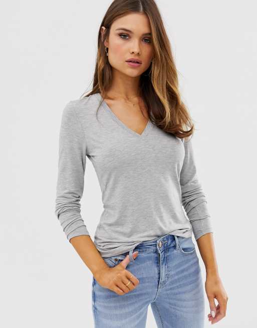 ASOS DESIGN – Szary melanżowy t-shirt z długim rękawem i dekoltem w kształcie litery V