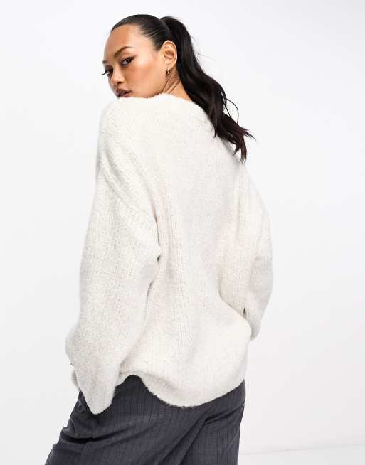 ASOS DESIGN – Szary sweter z płytkim dekoltem w szpic z teksturowanej przędzy, 4 z 4