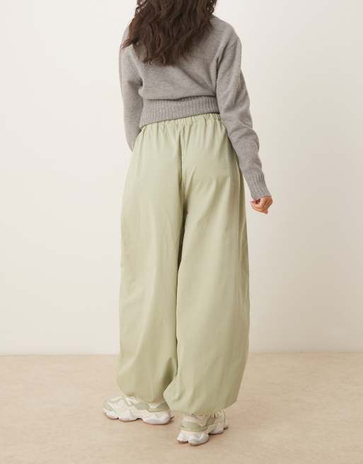 ASOS DESIGN – Szałwiowozielone spodnie bawełniane z bufiastym dołem, 3 z 5