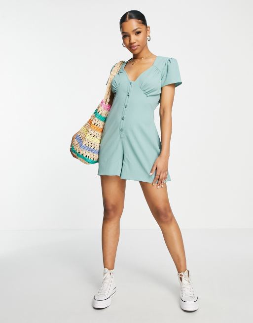 ASOS DESIGN – Szałwiowy krótki kombinezon z krótkimi rękawkami i zapięciem na guziki z krepy