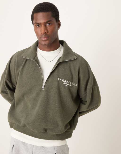 ASOS DESIGN – Szczotkowany krótki sweter oversize w kolorze khaki z wysokim kołnierzem i haftem z prążkowanej dzianiny