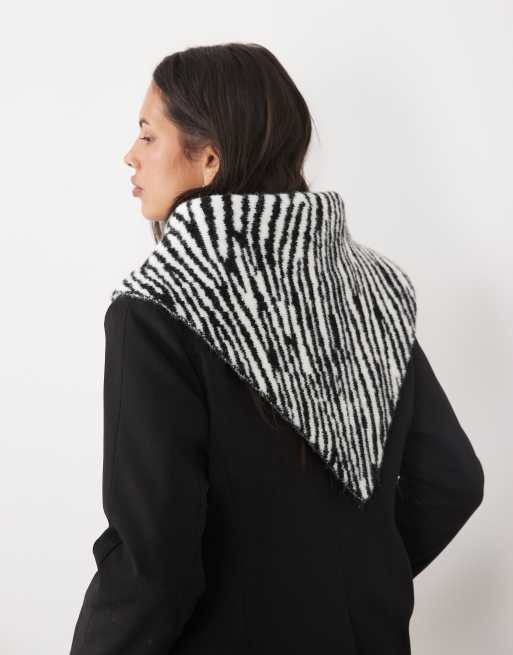 ASOS DESIGN szeroki trójkątny szalik wiązany w zebrę, 3 z 3