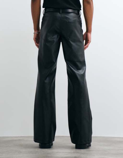 ASOS DESIGN szerokie spodnie dzwony z czarnej imitacji skóry, 3 z 5