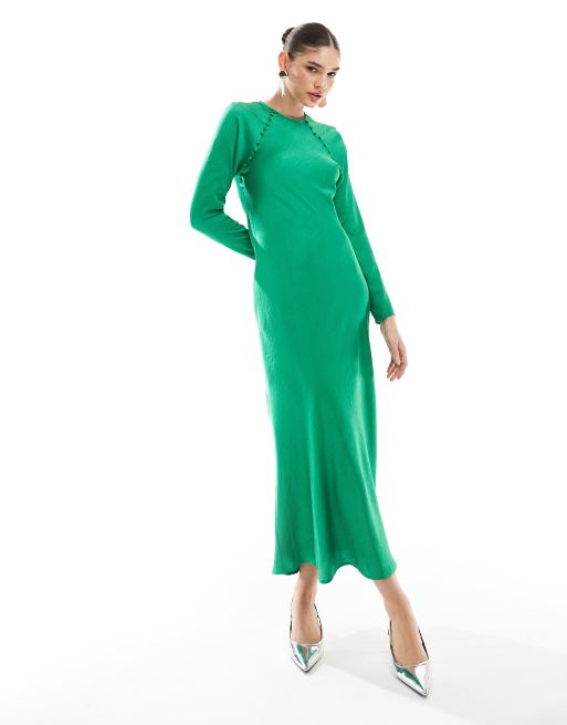 ASOS DESIGN – Szmaragdowozielona satynowa sukienka maxi cięta ze skosu z ozdobnymi guzikami