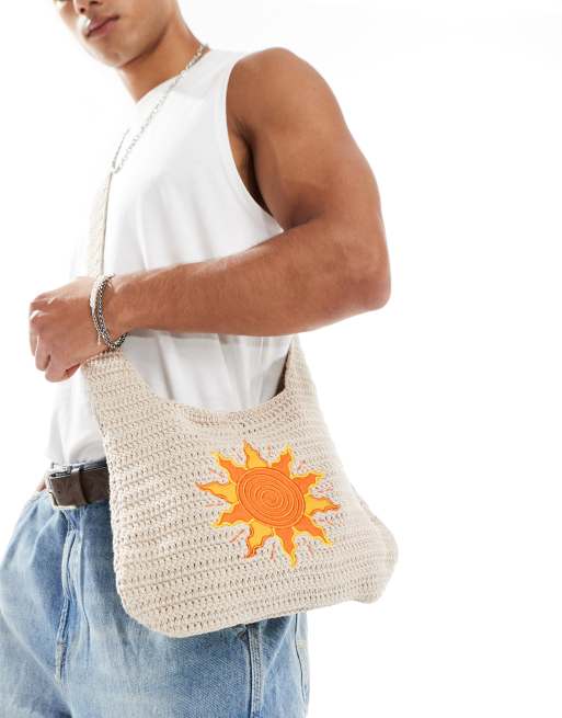 ASOS DESIGN – Szydełkowana torebka typu sling do ręki w kolorze ecru z wyhaftowanym słońcem