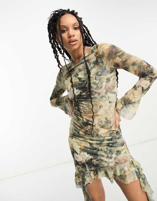 ASOS DESIGN – Szyfonowa sukienka mini z długimi rękawami i falbanką na dole w kwiatowy wzór w stylu grunge
