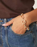 [ASOS DESIGN] ASOS DESIGN t-bar bracelet with textured chain links in gold tone No Size GOLD