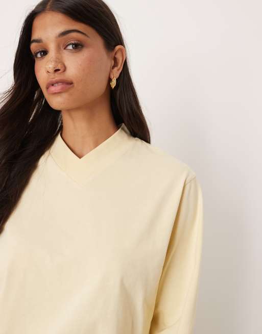 ASOS DESIGN - T-shirt à col haut en V et manches longues - Babeurre, 2 de 4