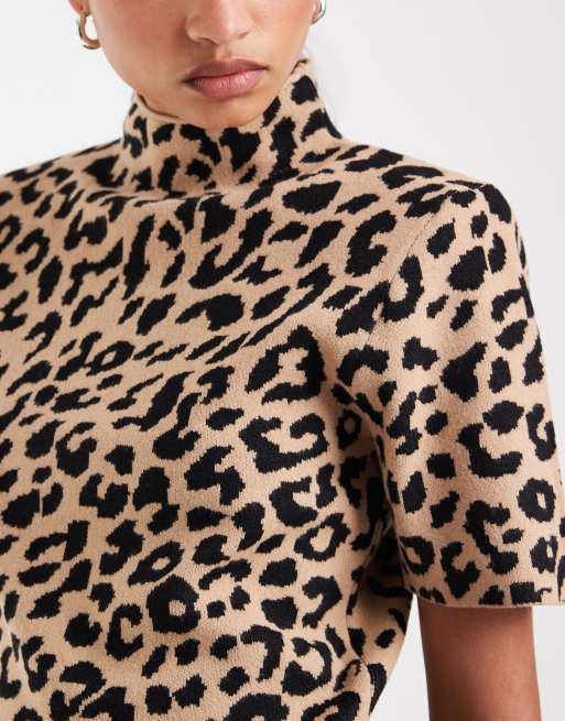 ASOS DESIGN t-shirt à col montant avec épaulettes et taille cintrée imprimé léopard, 3 de 4
