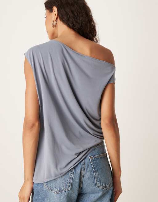 ASOS DESIGN - T-shirt à épaules dénudées en modal fluide avec ourlet asymétrique - Bleu, 3 de 4
