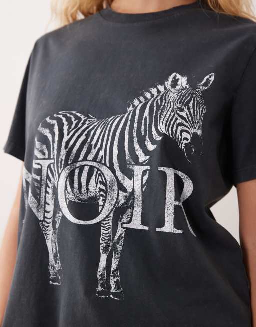 ASOS DESIGN - T-shirt à manches courtes avec imprimé graphique - Anthracite délavé, 3 de 4
