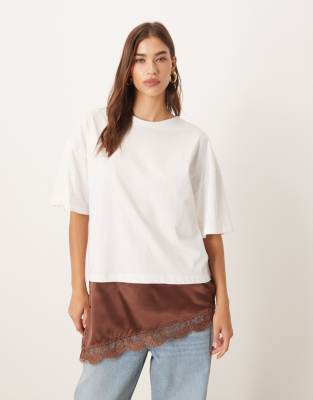 T-shirt à manches courtes avec ourlet asymétrique en satin et dentelle - Chocolat-Brown M