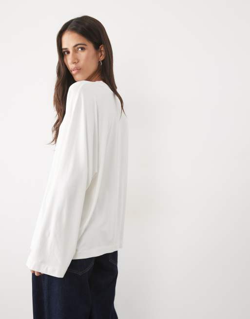 ASOS DESIGN t-shirt à manches longues à empiècements chauve-souris blanc, 4 de 4