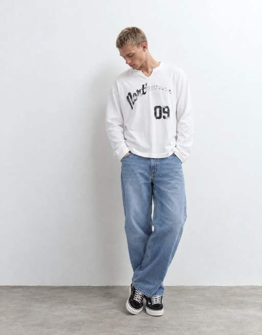 ASOS DESIGN t-shirt à manches longues coupe carrée oversize avec texte et col V écru, 9 de 10